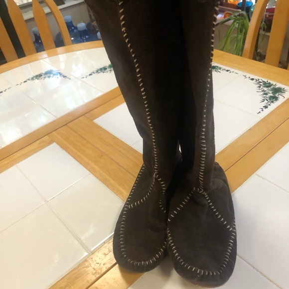 Moccasin style boots - Picture 2 of 7